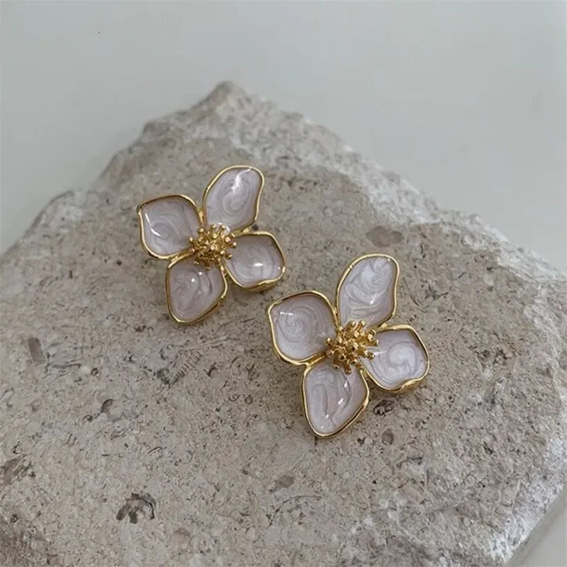 Fashion Korean Women Retro Drip Glaze Red Flower Earrings Women for Delicate Earrings Luxury Couple Engagement Jewelry Gift