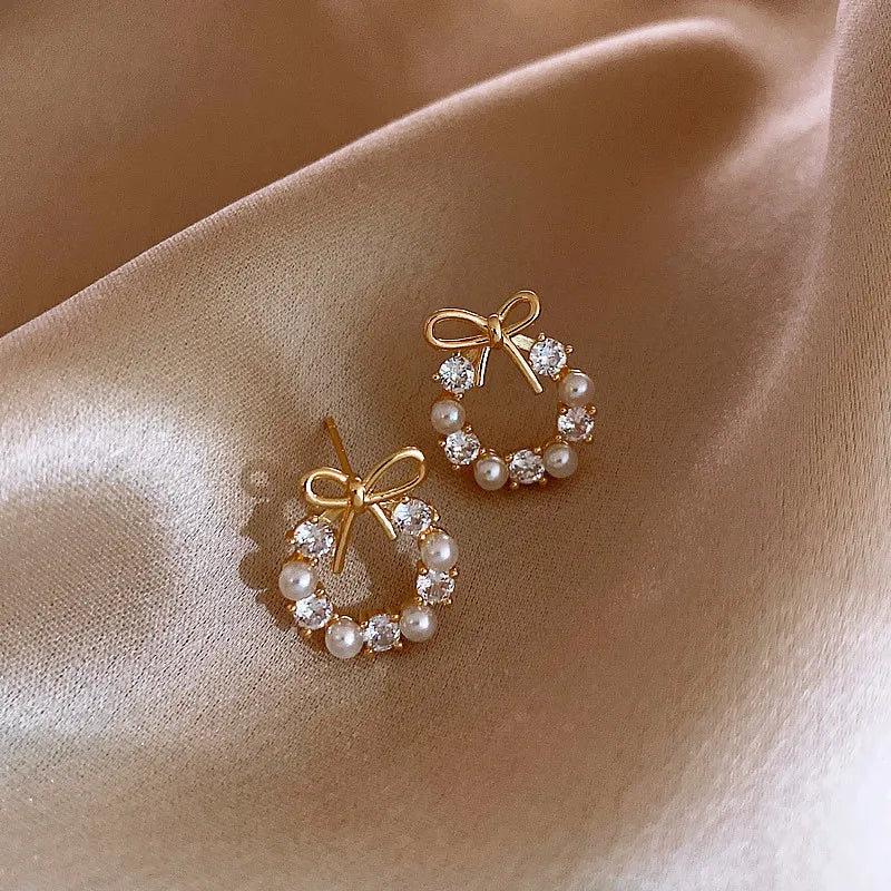 Fashion Lmitation Pearl Crystal Bow Stud Earring For Women Girl Fashion Cute Loreanearrings Party Trending Jewelry Wholesale