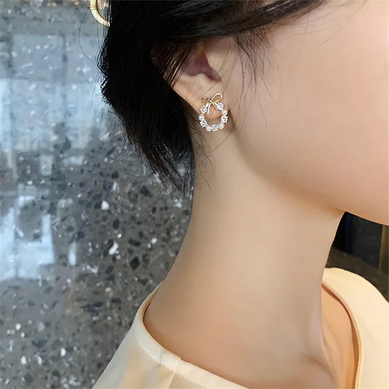 Fashion Lmitation Pearl Crystal Bow Stud Earring For Women Girl Fashion Cute Loreanearrings Party Trending Jewelry Wholesale